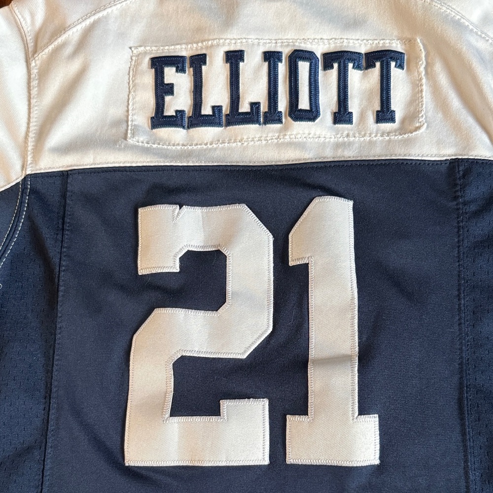 Youth Cowboys Jersey ⭐️💙🤍 - Picture 6 of 6